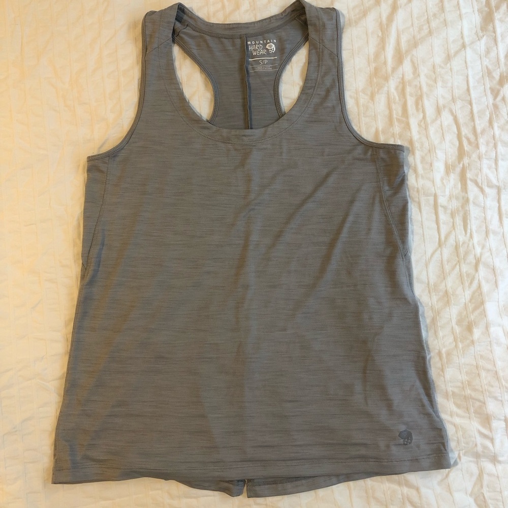 Mountain Hardwear W’s light grey tank